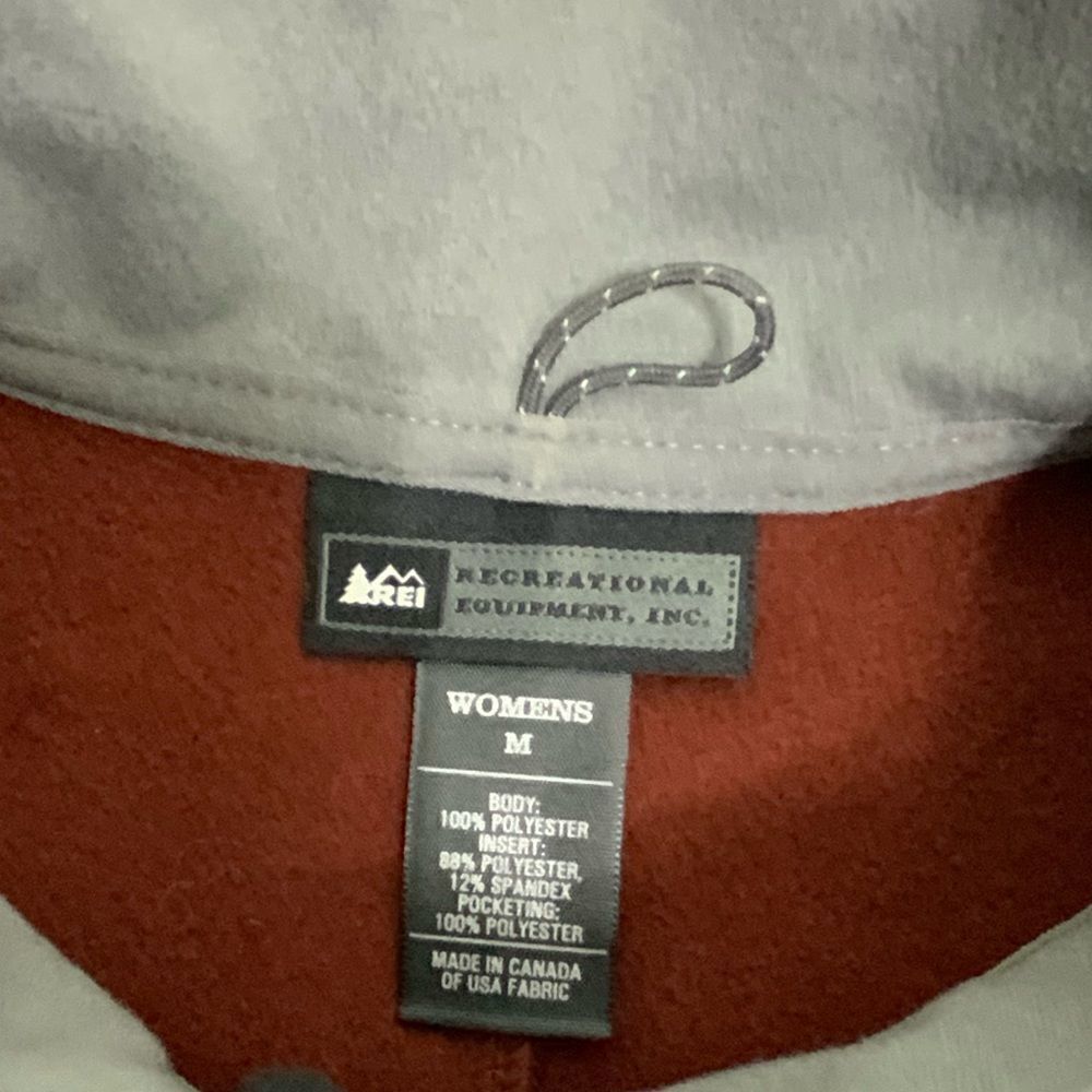 REI Woman's medium fleece vest  - Picture 4 of 4